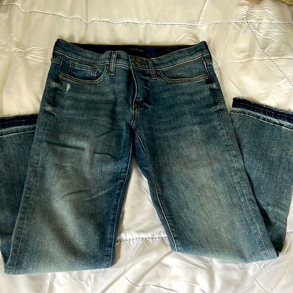 Banana republic girlfriend fit jeans distressed hem size 27